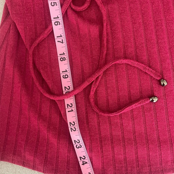 BCBGMAXAZRIA Red Cold Shoulder Knit Top Size Small - Picture 8 of 10